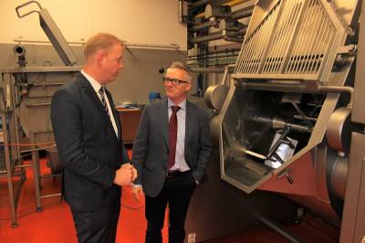 Betriebsbesichtigung bei berief in Diestedde, Henning Rehbaum im Gespr�ch mit Theo Berief