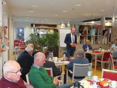 Adventliche Mitgliederversammlung der CDU Liesborn im Ludgerushaus 2019 mit
dem Gast MdL Henning Rehbaum