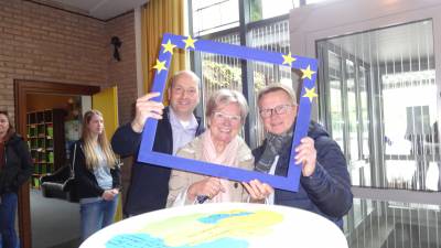 Stehen zu Europa: Hannelie B�cker-
Riese, Alfons Wickenkamp und Klaus Grothues