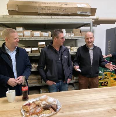 Henning Rehbaum, Bernd Drees und Klaus Grothues bei der Besichtigung der MDL Metallbau GmbH