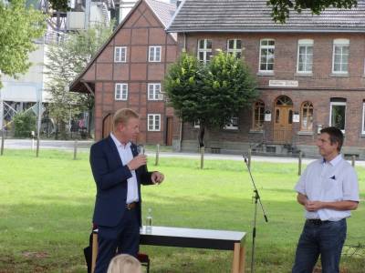 Unser Landtagsabgeordneter Henning Rehbaum und Rudi Luster-Haggeney waren nach Wadersloh-Geist zum Besuch von NRW-Ministerin Ina Schnarrenbach gekommen.
