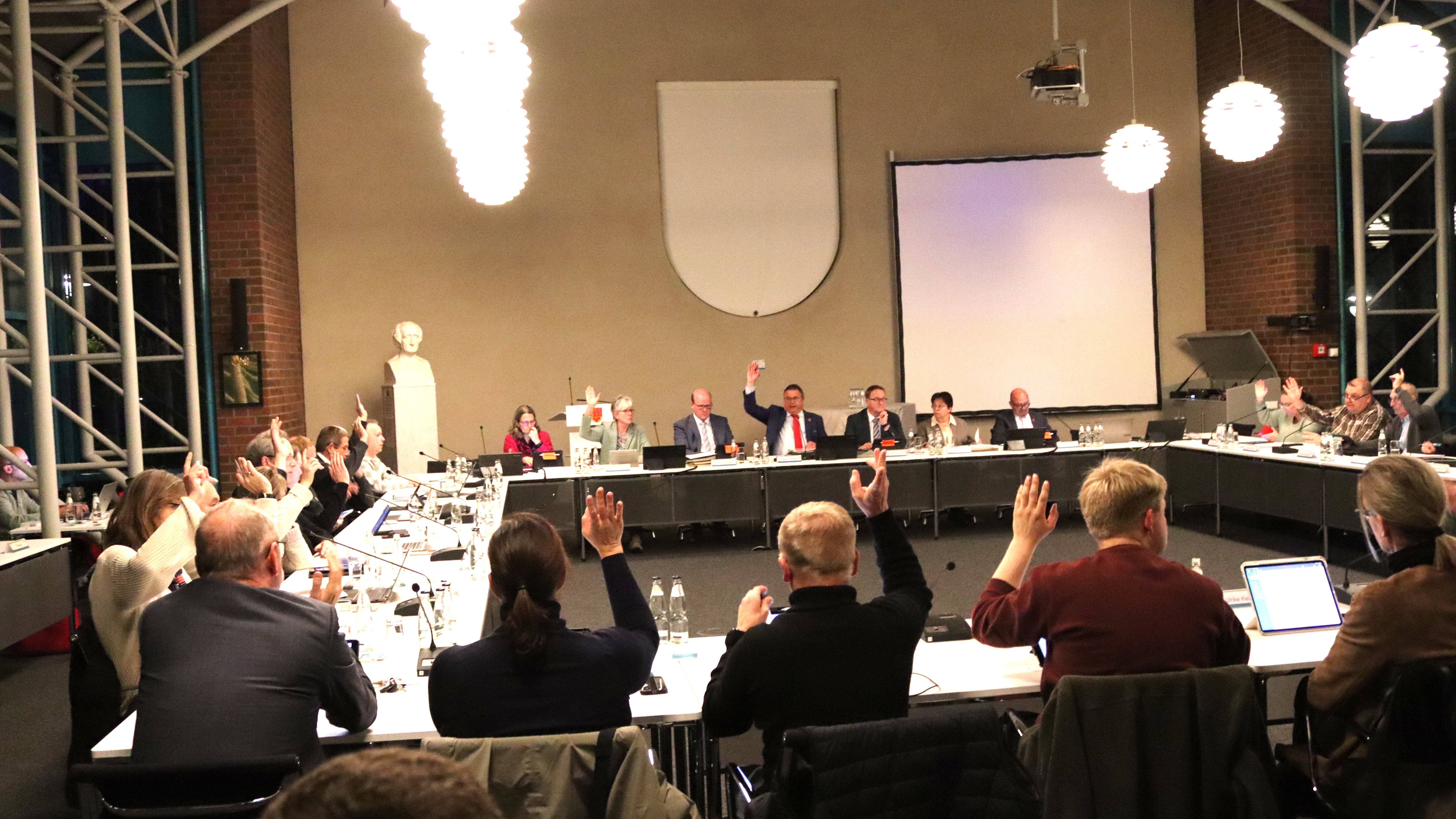 Einstimmigkeit herrschte in der letzten Ratssitzung bei allen Tagesordnungspunkten Einstimmigkeit herrschte in der letzten Ratssitzung bei allen Tagesordnungspunkten