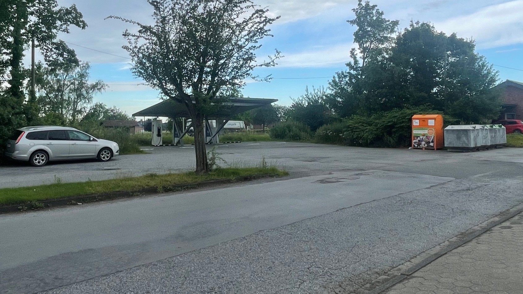 Dank des Landeszuschusses kann nun der Bahnhofsvorplatz und ein Teil der Von-Wendt-Stra�e in Diestedde neu ausgebaut werden.
 Foto: Dr- Ulrike Keitlinghaus
